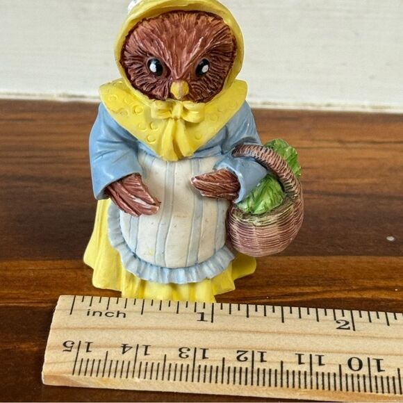 Vintage JC 1991 Tiny Mrs Owl miniature collectable figurine with Basket - Picture 9 of 10